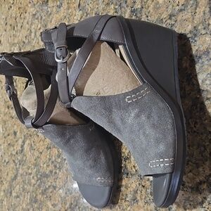 Nakedfeet Pewter/Gray Leather and Suede Wedge Sandals